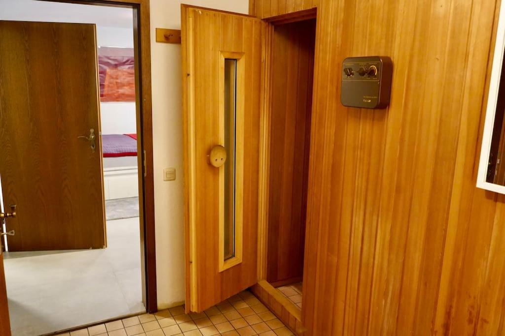 Helle Kellerwohnung Im Gruenen Mit Sauna Köln Exterior foto